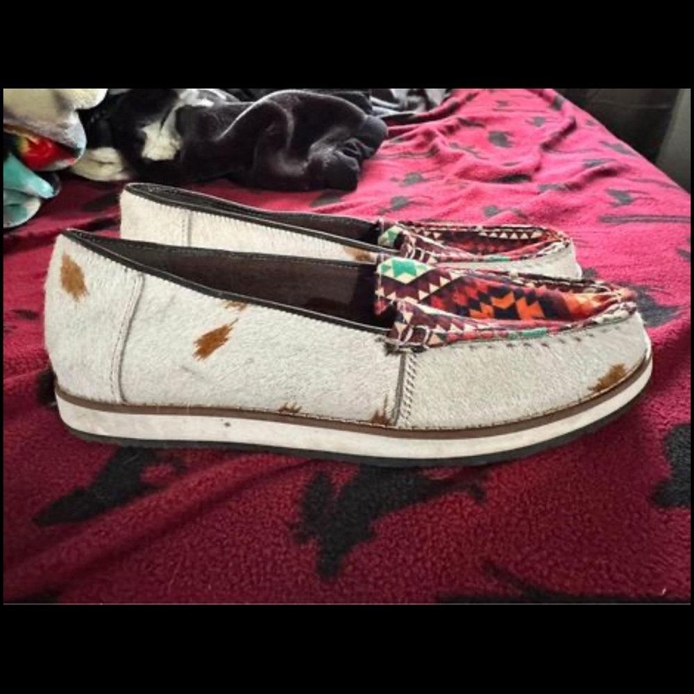 Myra hair on shoes never worn